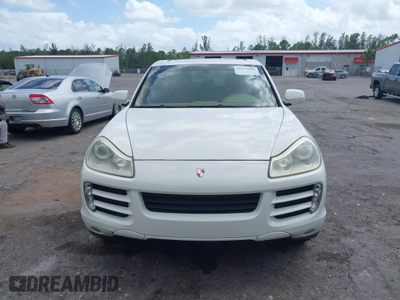2010 Porsche Cayenne z VIN WP1AA2AP6ALA07199, wystawiony jako IAAI lot #41975088 z przebiegiem 150 152 mil mil oraz . Historia ofert i sprzedaży dostępna na DreamBid. Obrazek 12.