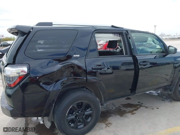 2021 Toyota 4Runner SR5 with VIN JTEEU5JR8M5235982, listed as a IAAI auction lot 41815774 with 70,385 mi miles. Bid and sale history available at carsss.com. Image 13.