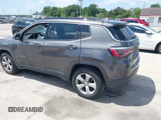 2020 Jeep Compass Latitude with VIN 3C4NJCBB3LT136018, listed as a IAAI auction lot 41915073 with 80,785 mi miles and . Bid and sale history available at carsss.com. Image 3.