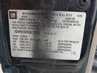 2006 Chevrolet Suburban Z71 z VIN 3GNFK16Z56G129802, wystawiony jako IAAI lot #42121860 z przebiegiem 299 841 mil mil oraz . Historia ofert i sprzedaży dostępna na DreamBid. Obrazek 9.