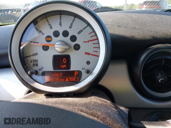 2010 MINI Hardtop with VIN WMWMF3C51ATZ61146, listed as a IAAI auction lot 42611461 with 96,038 mi miles and . Bid and sale history available at DreamBid. Image 7.