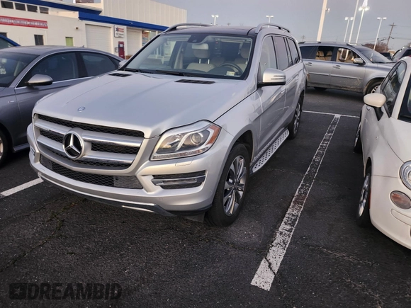 2015 Mercedes-Benz GL-Class GL 450 with VIN 4JGDF6EE0FA533195, listed as a IAAI auction lot 41519194 with 104,095 mi miles. Bid and sale history available at carsss.com. Image 2.