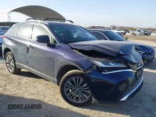 2021 Toyota Venza LE with VIN JTEAAAAH3MJ005992, listed as a IAAI auction lot 41741705 with 131,342 mi miles. Bid and sale history available at carsss.com. Image 1.