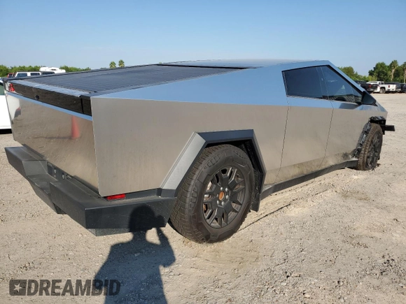 2024 Tesla Cybertruck z VIN 7G2CEHED2RA020834, wystawiony jako Copart lot #73682154 z przebiegiem 9 221 mil mil oraz Szkoda całkowita • Salvage title. Historia ofert i sprzedaży dostępna na DreamBid. Obrazek 3.
