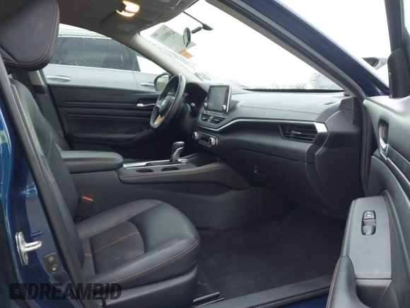 2019 Nissan Altima 2.5 SR with VIN 1N4BL4CV0KC179789, listed as a IAAI auction lot 41989401 with 82,028 mi miles. Bid and sale history available at carsss.com. Image 5.