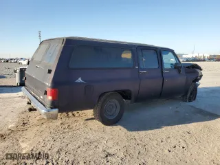 1991 Chevrolet Suburban with VIN 1GNER16K4MF133896, listed as a Copart auction lot 44008585 with 194,071 mi miles and Salvage Title. Bid and sale history available at carsss.com. Image 3.