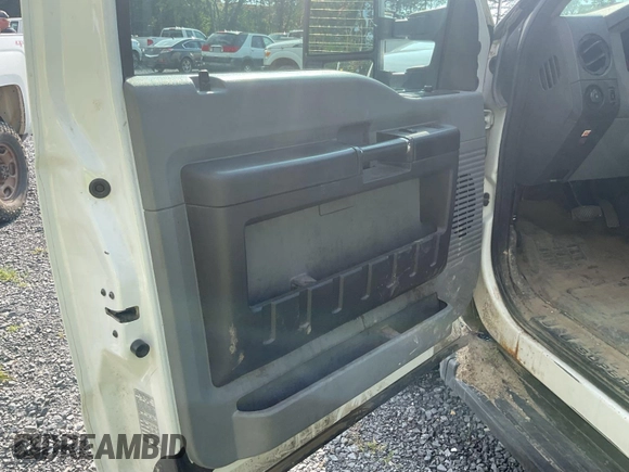 2015 Ford F-350 with VIN 1FT7X3B66FEB62398, listed as a IAAI auction lot 42674461 with 201,802 mi miles and . Bid and sale history available at DreamBid. Image 2.
