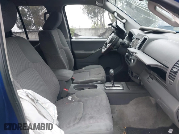 2015 Nissan Frontier SV z VIN 1N6AD0FRXFN758919, wystawiony jako IAAI lot #41909985 z przebiegiem 153 001 mil mil oraz . Historia ofert i sprzedaży dostępna na DreamBid. Obrazek 5.