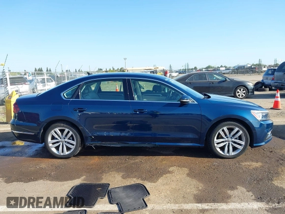 2018 Volkswagen Passat SE z VIN 1VWBA7A3XJC038887, wystawiony jako IAAI lot #42084936 z przebiegiem 62 857 mil mil oraz . Historia ofert i sprzedaży dostępna na DreamBid. Obrazek 13.
