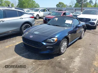 2018 FIAT 124 Spider Classica z VIN JC1NFAEK1J0136558, wystawiony jako IAAI lot #42065716 z przebiegiem 67 000 mil mil oraz . Historia ofert i sprzedaży dostępna na DreamBid. Obrazek 2.