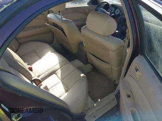 1998 Nissan Maxima GXE z VIN JN1CA21A0WT402950, wystawiony jako IAAI lot #41825084 z przebiegiem 244 042 mil mil oraz . Historia ofert i sprzedaży dostępna na DreamBid. Obrazek 8.
