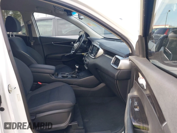 2019 Kia Sorento LX with VIN 5XYPG4A54KG599963, listed as a IAAI auction lot 41558055 with 119,238 mi miles and . Bid and sale history available at DreamBid. Image 5.