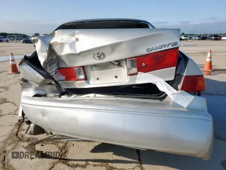 2001 Toyota Camry CE z VIN 4T1BG22K01U085409, wystawiony jako Copart lot #55941765 z przebiegiem 215 062 mil mil oraz Szkoda całkowita • Salvage title. Historia ofert i sprzedaży dostępna na DreamBid. Obrazek 6.