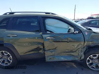 2021 Jeep Cherokee Trailhawk с VIN 1C4PJMBX9MD142777, выставлен на аукционе IAAI как лот 42363454 с пробегом 47 004 миль миль и . История ставок и продаж доступна на DreamBid. Изображение 6.