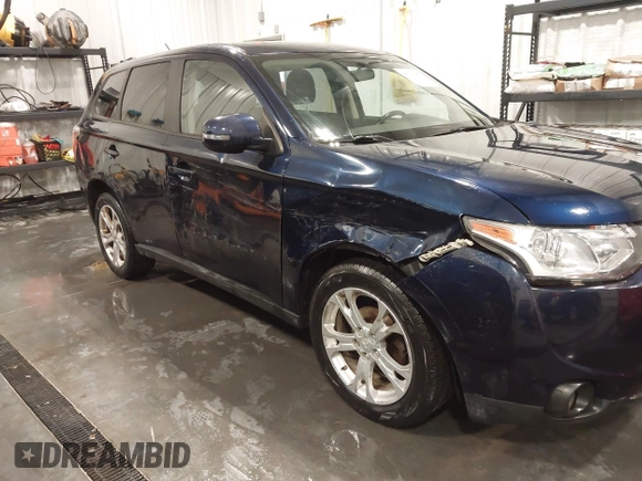 2014 Mitsubishi Outlander SE z VIN JA4AZ3A3XEZ002226, wystawiony jako IAAI lot #41701467 z przebiegiem 151 894 mil mil oraz . Historia ofert i sprzedaży dostępna na DreamBid. Obrazek 6.