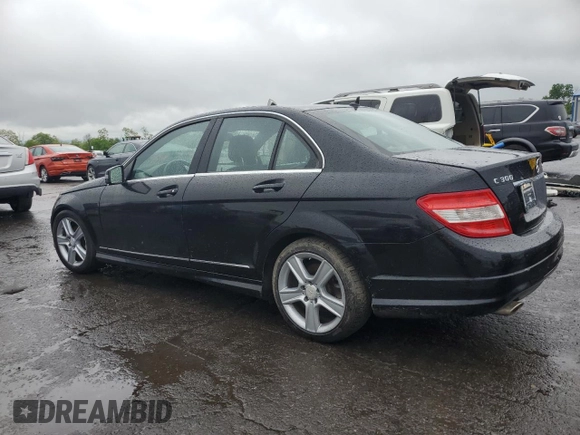 2011 Mercedes-Benz C 300 Sport z VIN WDDGF8BB3BR166303, wystawiony jako Copart lot #57114595 z przebiegiem 104 918 mil mil oraz Tytuł czysty. Historia ofert i sprzedaży dostępna na DreamBid. Obrazek 2.