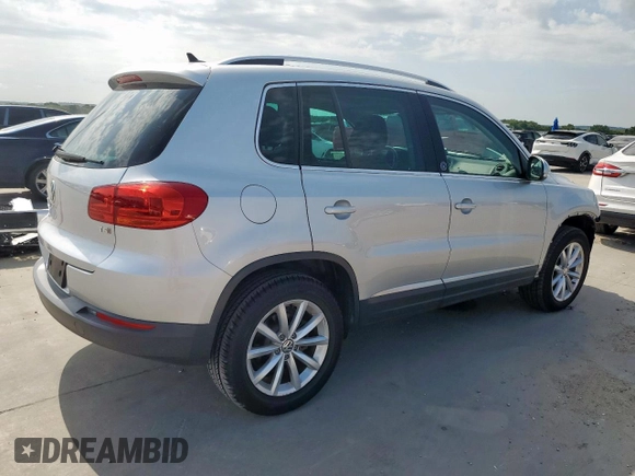2017 Volkswagen Tiguan Wolfsburg Edition z VIN WVGRV7AX8HK002118, wystawiony jako Copart lot #62604155 z przebiegiem 48 242 mil mil oraz Szkoda całkowita • Salvage title. Historia ofert i sprzedaży dostępna na DreamBid. Obrazek 3.