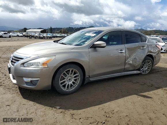 2013 Nissan Altima 2.5 SV with VIN 1N4AL3AP5DN583415, listed as a Copart auction lot 47461345 with 41,900 mi miles and Salvage Title. Bid and sale history available at carsss.com. Image 1.