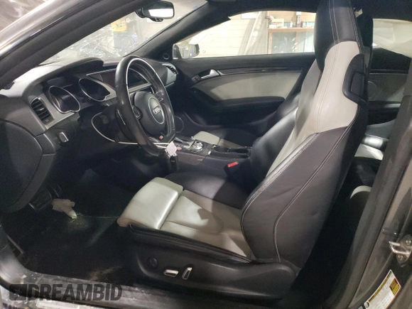 2017 Audi S5 z VIN WAUC4AFRXHA001611, wystawiony jako Copart lot #44521914 z przebiegiem 85 913 mil mil oraz . Historia ofert i sprzedaży dostępna na DreamBid. Obrazek 7.