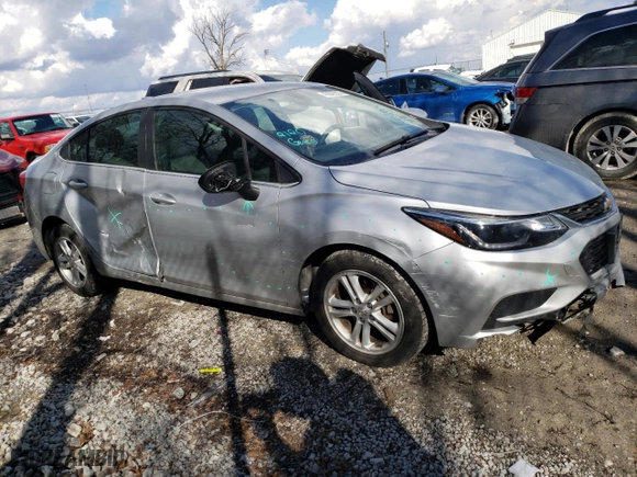 2018 Chevrolet Cruze LT with VIN 1G1BE5SM1J7214374, listed as a Copart auction lot 45372555 with 111,411 mi miles and Salvage Title. Bid and sale history available at carsss.com. Image 4.