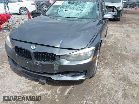 2015 BMW 3 Series 328i xDrive с VIN WBA3B5G52FNS14325, выставлен на аукционе IAAI как лот 42095241 с пробегом 95 726 миль миль и . История ставок и продаж доступна на DreamBid. Изображение 6.