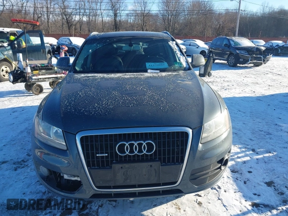 2010 Audi Q5 Premium with VIN WA1CKAFP6AA101860, listed as a IAAI auction lot 41270082 with 283,741 mi miles. Bid and sale history available at carsss.com. Image 12.