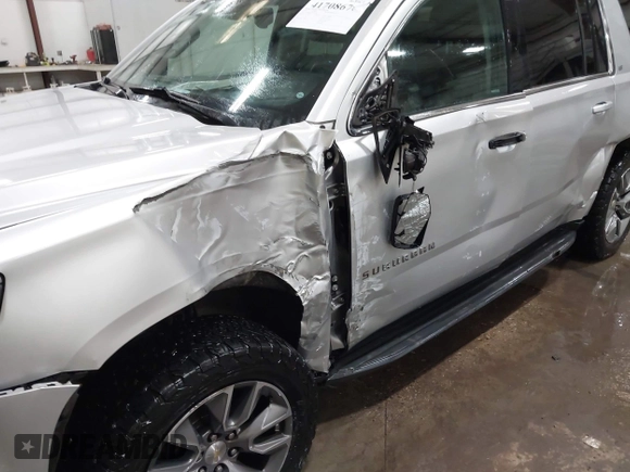 2018 Chevrolet Suburban LT with VIN 1GNSKHKC7JR118799, listed as a IAAI auction lot 41708676 with 139,662 mi miles and . Bid and sale history available at DreamBid. Image 6.