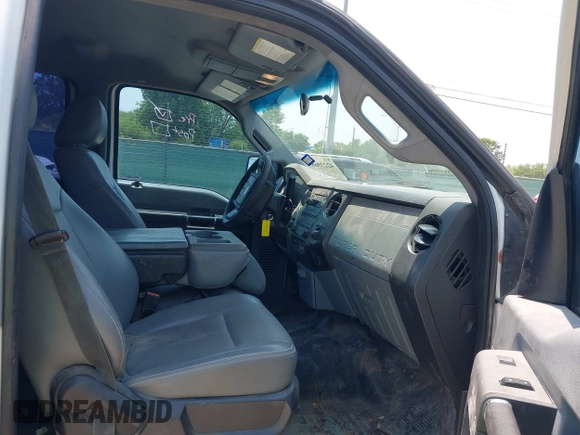 2012 Ford F-350 Platinum z VIN 1FT7W3B62CEC61802, wystawiony jako IAAI lot #42239689 z przebiegiem 118 574 mil mil oraz . Historia ofert i sprzedaży dostępna na DreamBid. Obrazek 5.