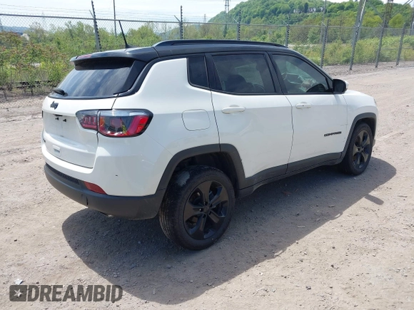 2019 Jeep Compass Latitude z VIN 3C4NJDBB1KT629829, wystawiony jako IAAI lot #42244638 z przebiegiem 111 566 mil mil oraz . Historia ofert i sprzedaży dostępna na DreamBid. Obrazek 4.
