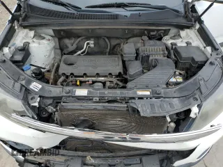 2011 Kia Sorento LX with VIN 5XYKTCA19BG181928, listed as a Copart auction lot 50621165 with Not Provided miles and Salvage Title. Bid and sale history available at DreamBid. Image 12.