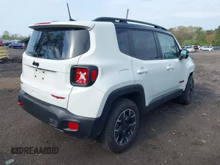 2023 Jeep Renegade Trailhawk z VIN ZACNJDC16PPP73152, wystawiony jako IAAI lot #42128199 z przebiegiem 2 779 mil mil oraz . Historia ofert i sprzedaży dostępna na DreamBid. Obrazek 4.