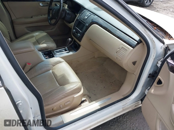 2008 Cadillac DTS 1SD z VIN 1G6KD57Y28U112764, wystawiony jako IAAI lot #41953240 z przebiegiem Nie podano mil oraz . Historia ofert i sprzedaży dostępna na DreamBid. Obrazek 5.