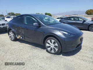 2024 Tesla Model Y с VIN 7SAYGDEDXRF095167, выставлен на аукционе Copart как лот 61676245 с пробегом 12 988 миль миль и Списание • Salvage title. История ставок и продаж доступна на DreamBid. Изображение 4.