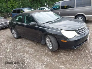 2010 Chrysler Sebring Limited z VIN 1C3CC5FB7AN212851, wystawiony jako IAAI lot #42516395 z przebiegiem 149 231 mil mil oraz . Historia ofert i sprzedaży dostępna na DreamBid. Obrazek 1.