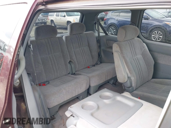 2000 Toyota Sienna LE z VIN 4T3ZF13C0YU179830, wystawiony jako IAAI lot #42262290 z przebiegiem 224 275 mil mil oraz . Historia ofert i sprzedaży dostępna na DreamBid. Obrazek 13.
