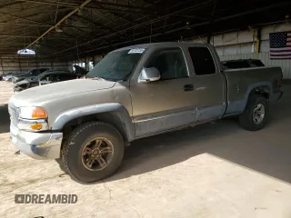 2002 GMC Sierra 1500 SLE z VIN 2GTEK19T821225664, wystawiony jako Copart lot #55703755 z przebiegiem 248 341 mil mil oraz Czysty tytuł • Clean title. Historia ofert i sprzedaży dostępna na DreamBid. Obrazek 1.