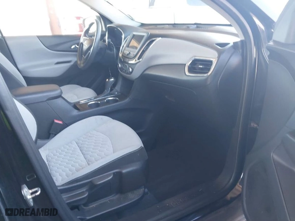 2020 Chevrolet Equinox LT with VIN 2GNAXUEV2L6136869, listed as a IAAI auction lot 41663992 with 109,975 mi miles. Bid and sale history available at carsss.com. Image 5.