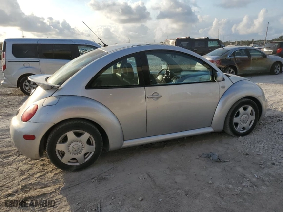 2001 Volkswagen New Beetle GLS with VIN 3VWCK21C51M453733, listed as a Copart auction lot 42855835 with 29,310 mi miles and Clean Title. Bid and sale history available at carsss.com. Image 3.