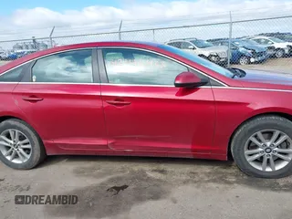 2015 Hyundai Sonata SE z VIN 5NPE24AFXFH189519, wystawiony jako IAAI lot #42146433 z przebiegiem 134 045 mil mil oraz . Historia ofert i sprzedaży dostępna na DreamBid. Obrazek 12.