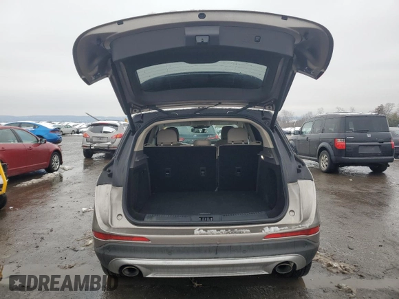 2021 Lincoln Corsair Standard z VIN 5LMCJ1C99MUL27188, wystawiony jako Copart lot #44850015 z przebiegiem 55 447 mil mil oraz Szkoda całkowita • Salvage title. Historia ofert i sprzedaży dostępna na DreamBid. Obrazek 6.