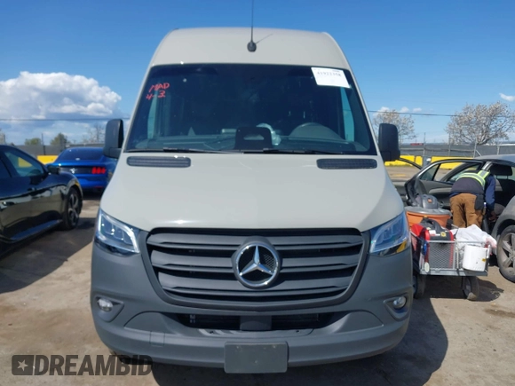 2025 Mercedes-Benz Sprinter Cargo with VIN W1Y4KBHY9ST205086, listed as a IAAI auction lot 41922358 with 5,590 mi miles and . Bid and sale history available at carsss.com. Image 12.