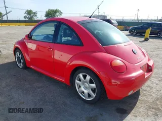2002 Volkswagen Beetle GLX с VIN 3VWDD21C82M410830, выставлен на аукционе IAAI как лот 42292655 с пробегом 82 262 миль миль и . История ставок и продаж доступна на DreamBid. Изображение 3.