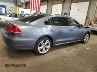 2015 Volkswagen Passat SE with VIN 1VWBV7A36FC090786, listed as a Copart auction lot 61056925 with 120,331 mi miles and Salvage title. Bid and sale history available at DreamBid. Image 3.