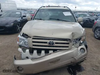 2006 Toyota Highlander w/3rd Row with VIN JTEEP21A960163299, listed as a IAAI auction lot 41179758 with 205,521 mi miles. Bid and sale history available at carsss.com. Image 12.