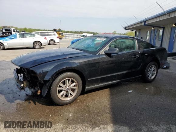 2005 Ford Mustang Deluxe with VIN 1ZVHT80N755201499, listed as a Copart auction lot 52082585 with 203,854 mi miles and Salvage Title. Bid and sale history available at carsss.com. Image 1.