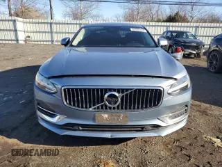2018 Volvo S90 Inscription with VIN LVYBC0AL2JP028764, listed as a Copart auction lot 82484124 with 102,130 mi miles and Salvage Title. Bid and sale history available at carsss.com. Image 5.