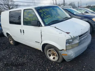 2002 Chevrolet Astro Cargo with VIN 1GCDM19X52B148289, listed as a IAAI auction lot 41975772 with Not Provided miles. Bid and sale history available at carsss.com. Image 1.