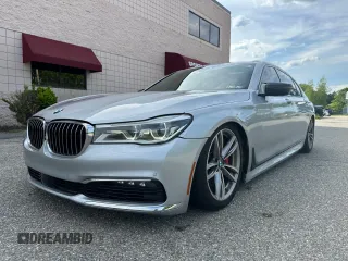 2017 BMW 7 Series ALPINA B7 xDrive z VIN WBA7F2C5XHG422275, wystawiony jako Copart lot #58860745 z przebiegiem 78 093 mil mil oraz Szkody całkowita. Historia ofert i sprzedaży dostępna na DreamBid. Obrazek 2.