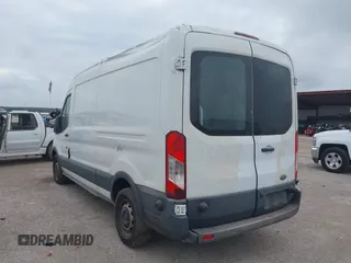 2016 Ford Transit z VIN 1FTBW2CG7GKA00930, wystawiony jako IAAI lot #42708963 z przebiegiem 232 205 mil mil oraz . Historia ofert i sprzedaży dostępna na DreamBid. Obrazek 3.