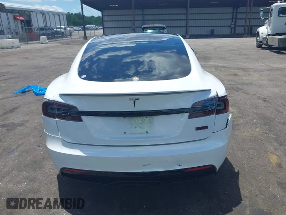 2021 Tesla Model S Plaid с VIN 5YJSA1E62MF438406, выставлен на аукционе IAAI как лот 42246901 с пробегом Не указан миль и . История ставок и продаж доступна на DreamBid. Изображение 16.